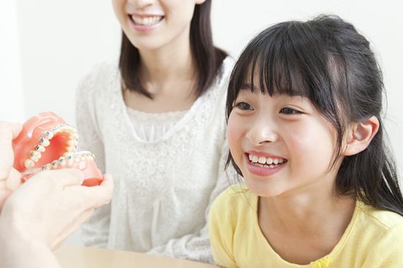 川口市鳩ヶ谷の歯医者・矯正歯科「川口サンデー歯科・矯正歯科」|お子さんの歯並び